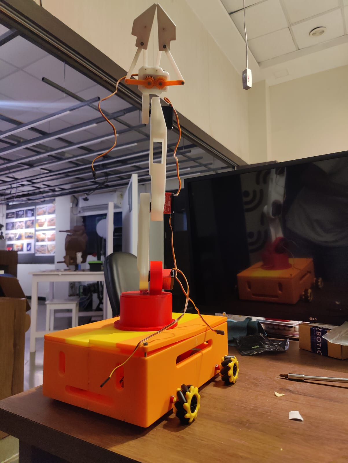 Mobile Manipulator Arm